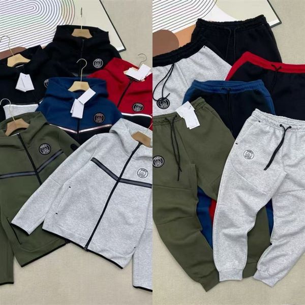 Cross-border Spring and Autumn New Men's Collaborative Embroidery Knitwear Casual Sports Suit 6 colors, Clear
Cross-border Spring and Autumn New Men's Collaborative Embroidery Knitwear Casual Sports Suit 6 colors, Clear