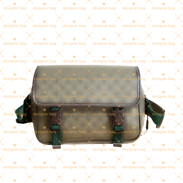 Chic Designer Purse…