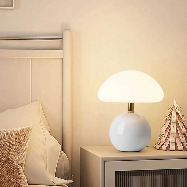 Mushroom pink/yellow/red/white/green USB socket table lamp lustre Lighting decorative for bedside bedroom lampNight light M251205
