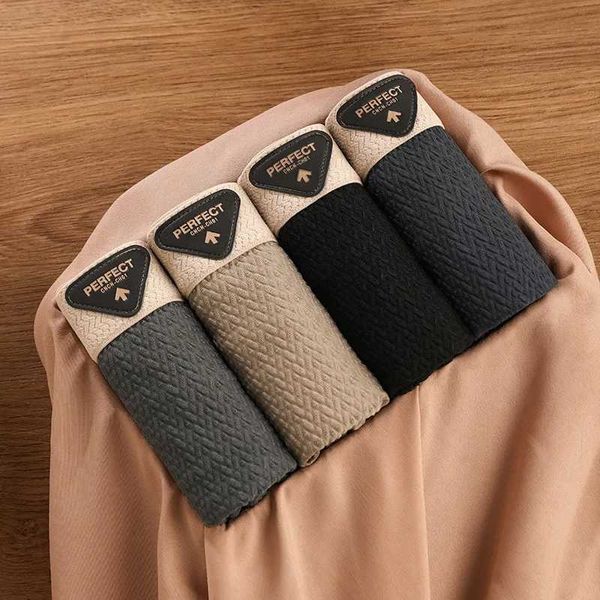 Ice Silk Breathable Antibacterial Jacquard Mens Underwear Cool Feeling Boxer Shorts Teenagers Mid Waist Comfortable Boxer ShortT251211