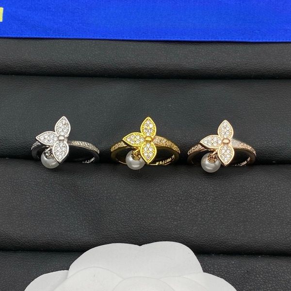 Letter Diamond Ring Women Designer Rings Luxury Gift High Quality Gold Rings Rings for Lady Elegant Band Rings with Box
Letter Diamond Ring Women Designer Rings Luxury Gift High Quality Gold Rings Rings for Lady Elegant Band Rings with Box