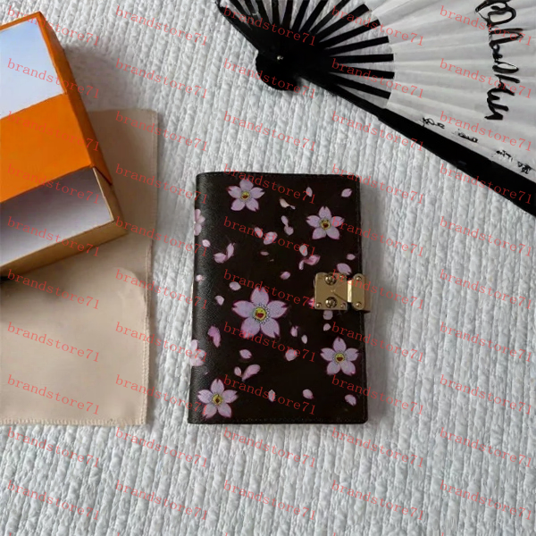 Designer Agenda Cov…