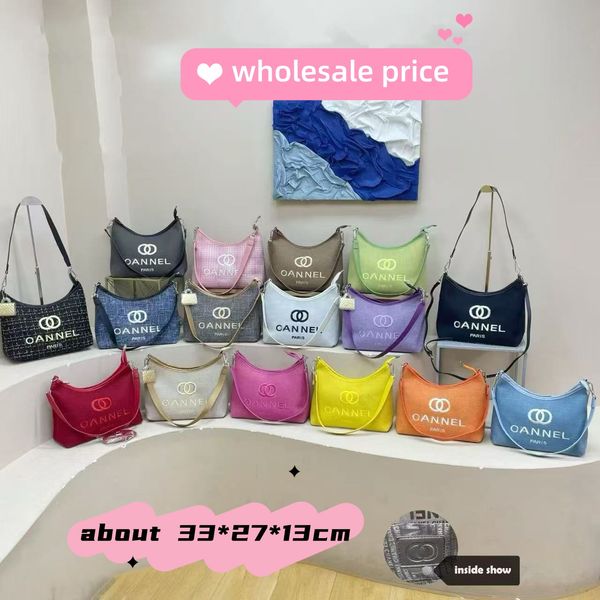 Fashion Women's Shoulder Bag High-End Canvas Plaid Crossbody Bag Simple Shoulder Bag Large Tote Bag, Color 13
Fashion Women's Shoulder Bag High-End Canvas Plaid Crossbody Bag Simple Shoulder Bag Large Tote Bag, Color 13