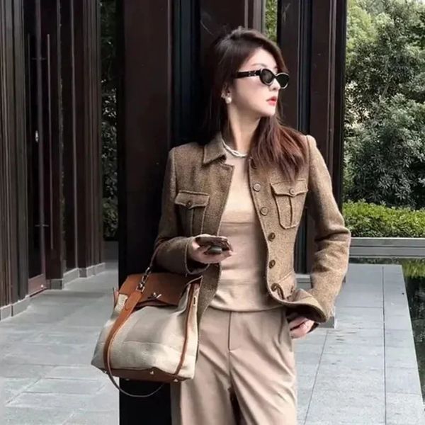Ladies Woolen Coat Autumn Winter High-Quality Casual Temperament Short Coats Womens Slim Wool Coat Solid Color Lady Outerwear 251213
