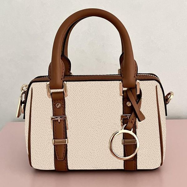 Designer Trendy Pil…