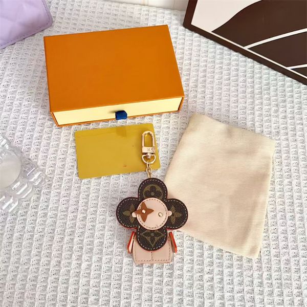 Designer keychain key chain holder Fashion Leather key chains keyring men women portable alloy car keychains classic Sunflower keychain with Dust-proof bag box