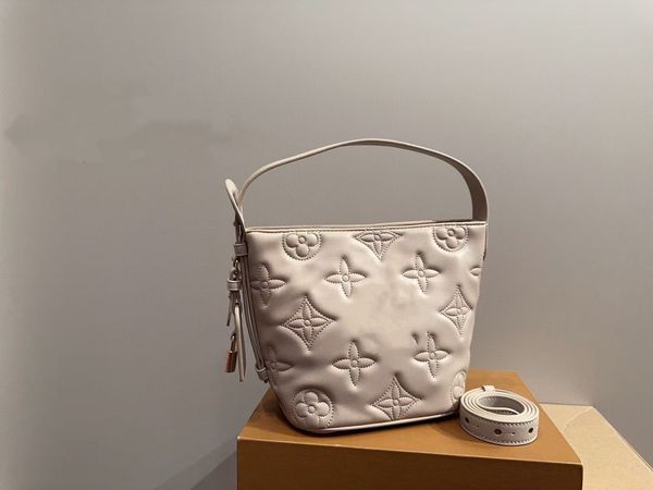 A712-AAA Lined Port…