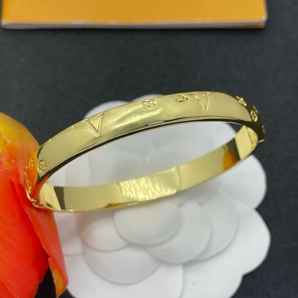 Designer Bracelet High Quality Copper Bangle Letter Jewelry Flower Wristband Cuff for Men Women Wedding Party Love Jewelry Gifts
Designer Bracelet High Quality Copper Bangle Letter Jewelry Flower Wristband Cuff for Men Women Wedding Party Love Jewelry Gifts