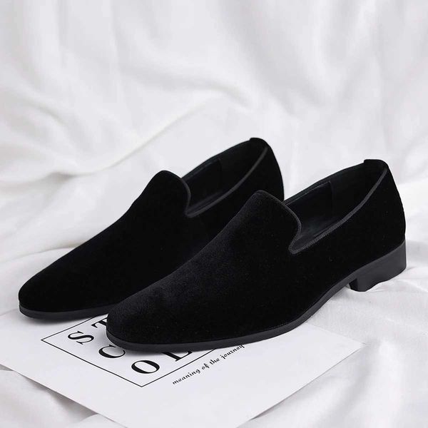 New One Step Shoes Versatile Durable Casual Four Seasons Mens Lightweight Foot Covering Lazy Le Fu Mens Shoes Z251227