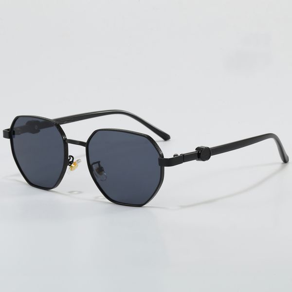 Fashion Designer Su…