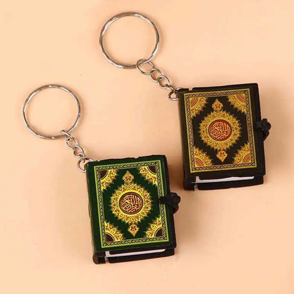 Key Rings 1Pcs New Muslim Keychains Mini Quran Book Paper Can Read Pendant Key Ring Islamic Unisex Religious Jewellery Wholesale Islam Gift AA