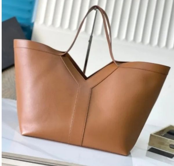 Mirror 2025 Designer high-quality large capacity shoulder fashionable travel bag handbag that can hold iPad and computer, Black
Mirror 2025 Designer high-quality large capacity shoulder fashionable travel bag handbag that can hold iPad and computer, Black