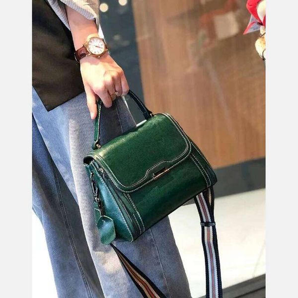 Luxurious designer bag Female Retro Messenger Shoulder Bags Women Designer Oil Wax Cowhide Leather Handbags Lady Commuter Handbill Crossbody Bag