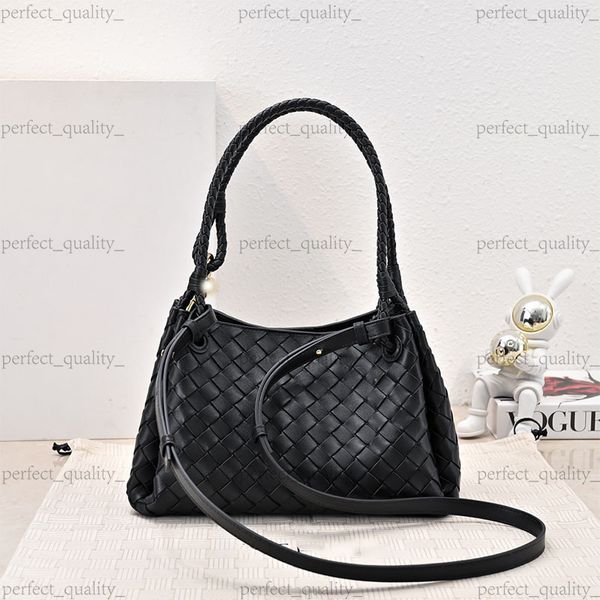 99A Designed by top designers: Fashion casual style 100% genuine leather, pure steel hardware handbag, crossbody bag, shoulder bag, Three 
99A Designed by top designers: Fashion casual style 100% genuine leather, pure steel hardware handbag, crossbody bag, shoulder bag, Three