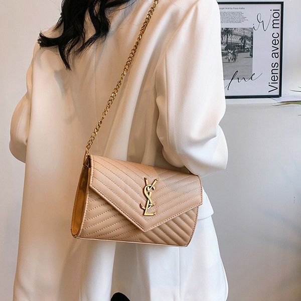 Classic handbag bags Designer Bag Luxury Shoulder Bags Camera Bag Shaped Handbags Women Fashion Cross Body Envelope Messenger Black Calfskin 0002, Color 3
Classic handbag bags Designer Bag Luxury Shoulder Bags Camera Bag Shaped Handbags Women Fashion Cross Body Envelope Messenger Black Calfskin 0002, Color 3