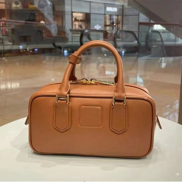 Designer Bag 2025 Bowling Bag Shoulder Leather Women's Bag Handbag Luxury Crossbody Ladies High Quality Shoulder Bag Women's Handbag for Evenday Use, Brown
Designer Bag 2025 Bowling Bag Shoulder Leather Women's Bag Handbag Luxury Crossbody Ladies High Quality Shoulder Bag Women's Handbag for Evenday Use, Brown