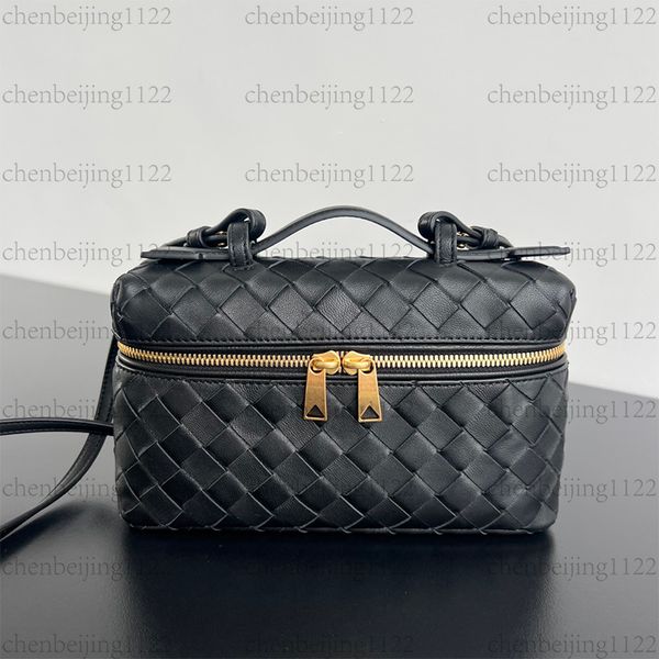 99A premium quality luxury style designer handbag, 100% genuine leather texture, solid pure steel hardware, crossbody, single-shoulder or hand-carry to show personality., Seven
99A premium quality luxury style designer handbag, 100% genuine leather texture, solid pure steel hardware, crossbody, single-shoulder or hand-carry to show personality., Seven