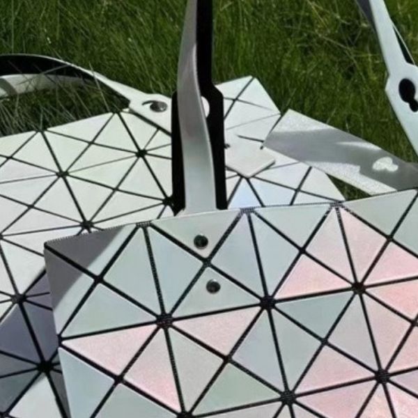 Designer Bags 2025 New Sixth Gram Co-branded Geometric Diamond Lattice Folding Bags Shoulder Tote Underarm Bags Luxury Bags Women's Bags for Everyday Use, Double
Designer Bags 2025 New Sixth Gram Co-branded Geometric Diamond Lattice Folding Bags Shoulder Tote Underarm Bags Luxury Bags Women's Bags for Everyday Use, Double