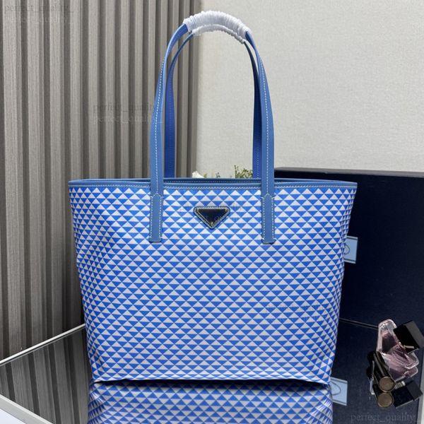 99A Extraordinary Design Handbag, 100% genuine leather with top-notch quality, exquisite steel hardware craftsmanship, single shoulder bag, handbag, crossbody bag., Two
99A Extraordinary Design Handbag, 100% genuine leather with top-notch quality, exquisite steel hardware craftsmanship, single shoulder bag, handbag, crossbody bag., Two