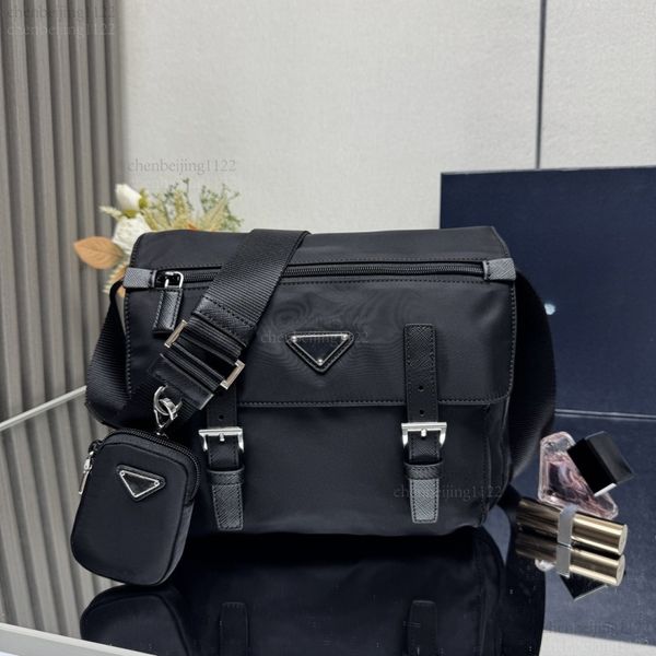 99A top designer's fashionable casual leather handbag with a shoulder strap and crossbody design, featuring exquisite craftsmanship and pure steel hardware., Two
99A top designer's fashionable casual leather handbag with a shoulder strap and crossbody design, featuring exquisite craftsmanship and pure steel hardware., Two