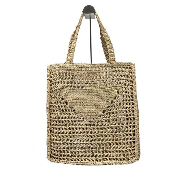 99A fashionable and casual leather handbag designed by top designers with creativity and talent, featuring a crossbody strap and a single shoulder strap., Six
99A fashionable and casual leather handbag designed by top designers with creativity and talent, featuring a crossbody strap and a single shoulder strap., Six