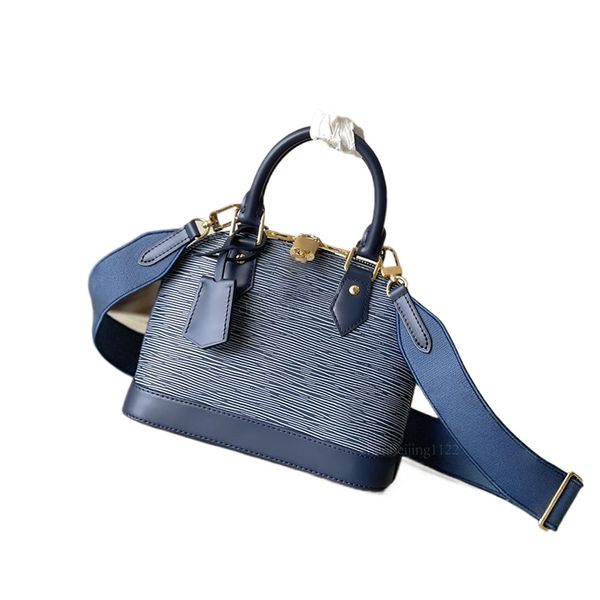 99A top-level design standard, fashionable and casual genuine leather bag, pure steel hardware ensures quality, handbag, shoulder bag, crossbody bag, fashionable bag., One
99A top-level design standard, fashionable and casual genuine leather bag, pure steel hardware ensures quality, handbag, shoulder bag, crossbody bag, fashionable bag., One