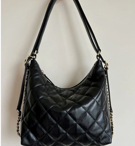 Mirror Totes bag women's all steel small gold ball shoulder handbag chain fashionable leather 10A, Black
Mirror Totes bag women's all steel small gold ball shoulder handbag chain fashionable leather 10A, Black