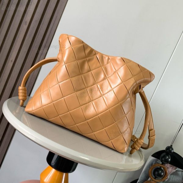 99A exclusive single-shoulder handbag and crossbody bag are crafted by top designers. They are made of shiny Napa sheepskin and feature high-end pure steel hardware., Two
99A exclusive single-shoulder handbag and crossbody bag are crafted by top designers. They are made of shiny Napa sheepskin and feature high-end pure steel hardware., Two