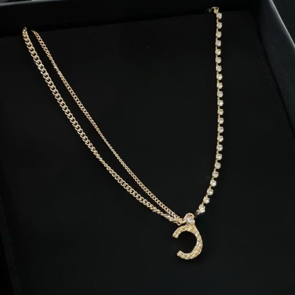 With Classic Designer Diamond Pendant Necklace Letter Design 18K Gold Stainless Steel Fashion Necklace Choker for Women Party Birthday Gift
With Classic Designer Diamond Pendant Necklace Letter Design 18K Gold Stainless Steel Fashion Necklace Choker for Women Party Birthday Gift