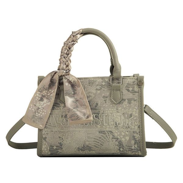 Free Shipping Designer Bag High-end Embroidered Luxury Handbag 2025 New Large Capacity Fashion Princess Diana Bag Women's Shoulder Crossbody Bag Export