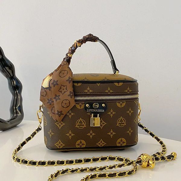 Designer Bag Shoulder Bag Luxury Bag Cosmetic Bag Wash Bag Wallet Crossbody Designer Bag 2025 Ladies Casual Handbag Chain Ladies Mini Bag Large Capacity Bucket Bag, Color 1
Designer Bag Shoulder Bag Luxury Bag Cosmetic Bag Wash Bag Wallet Crossbody Designer Bag 2025 Ladies Casual Handbag Chain Ladies Mini Bag Large Capacity Bucket Bag, Color 1