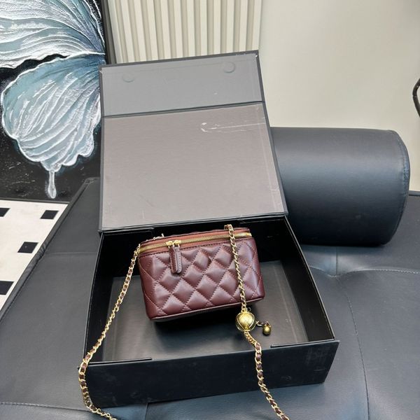 Ladies' Large Capacity Makeup Bag Designer Shoulder Bag Luxury Chain Bag Commuting Portable Crossbody Bag, Bag 2
Ladies' Large Capacity Makeup Bag Designer Shoulder Bag Luxury Chain Bag Commuting Portable Crossbody Bag, Bag 2
