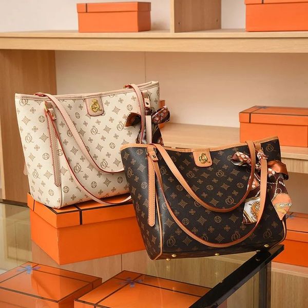 Designer Bag Shoulder Bag Luxury Bag Crossbody Purse Designer 2025 Fashion Commuter Printed Silk Large Capacity Shopping Bag Armpit Bag Handbag Tote Women's Bag, Color 1
Designer Bag Shoulder Bag Luxury Bag Crossbody Purse Designer 2025 Fashion Commuter Printed Silk Large Capacity Shopping Bag Armpit Bag Handbag Tote Women's Bag, Color 1