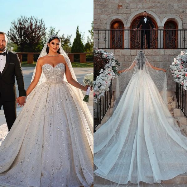 Sexy Sweetheart Beaded Wedding Dress Ball Gown Sparkly Sequined Bridal Dress Customized Sleeveless Crystal vestidos de novia