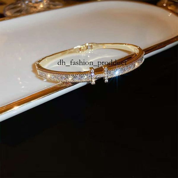 cart cubic Classic Bracelet for Women Bangle Stainless Steel Designer Cuff Jewelry Woman Party Gift 10b
cart cubic Classic Bracelet for Women Bangle Stainless Steel Designer Cuff Jewelry Woman Party Gift 10b