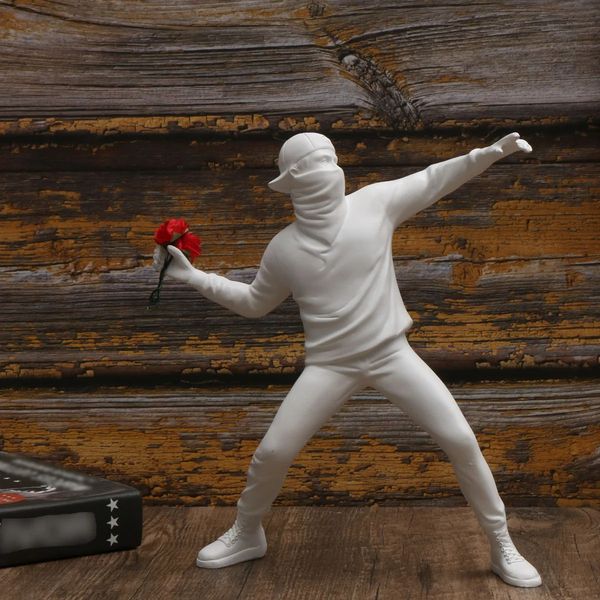 1 pc Resin Banksy Sculptures Flower Thrower Statue Bomber Home Decoration Desk Accessories Collectible Figurine Decorative Interior 250711BJ