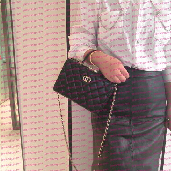 Women's Makeup Bag Designer Long Box Bag Leather Mesh Chain Bag Light Luxury Single Shoulder Crossbody Bag, Bag 2
Women's Makeup Bag Designer Long Box Bag Leather Mesh Chain Bag Light Luxury Single Shoulder Crossbody Bag, Bag 2