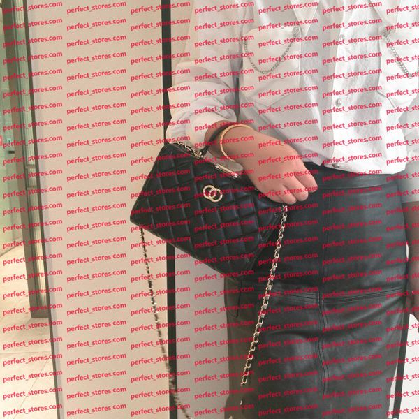 Ladies' Box Bag Large Capacity Solid Color Makeup Bag Leather Handbag Luxurious Retro Single Shoulder Crossbody Bag, Bag 4
Ladies' Box Bag Large Capacity Solid Color Makeup Bag Leather Handbag Luxurious Retro Single Shoulder Crossbody Bag, Bag 4