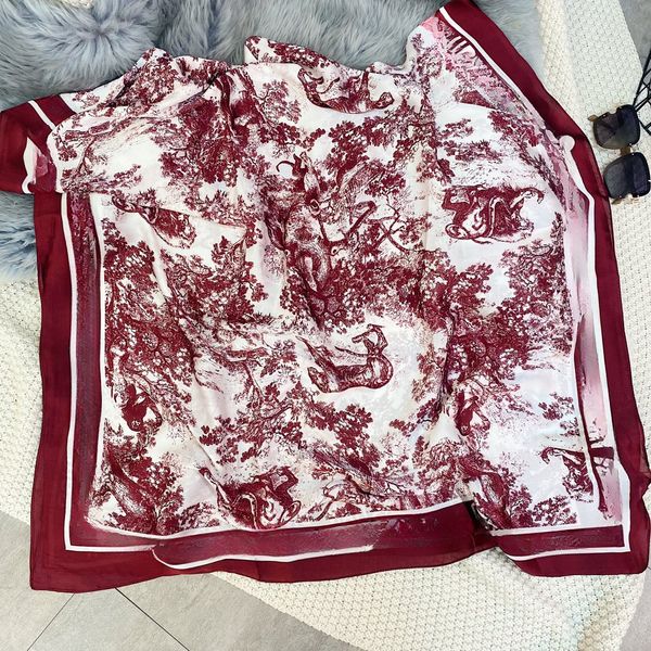 Luxurious silk scarf perfect quality exquisite style It's worth purchasing New model elegant and refined for women Size: 90 - 180 cm
Luxurious silk scarf perfect quality exquisite style It's worth purchasing New model elegant and refined for women Size: 90 - 180 cm