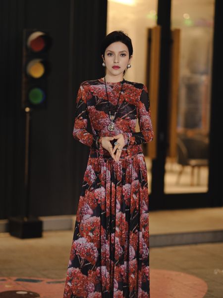 HZHJ New Designer's Red Flower Cluster Winter Long — compare prices at CompareOffers