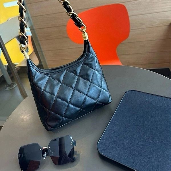 women bag designer bag fashion women Genuine Leather female shoulder handbags leather grace tote bags Handbag ladies purse bags 20*8*22cm, Black
women bag designer bag fashion women Genuine Leather female shoulder handbags leather grace tote bags Handbag ladies purse bags 20*8*22cm, Black