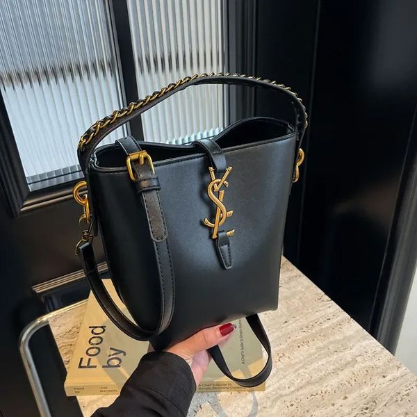 Designer Bag Shoulder Bag Luxury Bag Bucket Bag Purse Vintage Classic Showing Temperament Women's Crossbody Minimalist Style Large Capacity Bucket Bag 101, #3
Designer Bag Shoulder Bag Luxury Bag Bucket Bag Purse Vintage Classic Showing Temperament Women's Crossbody Minimalist Style Large Capacity Bucket Bag 101, #3