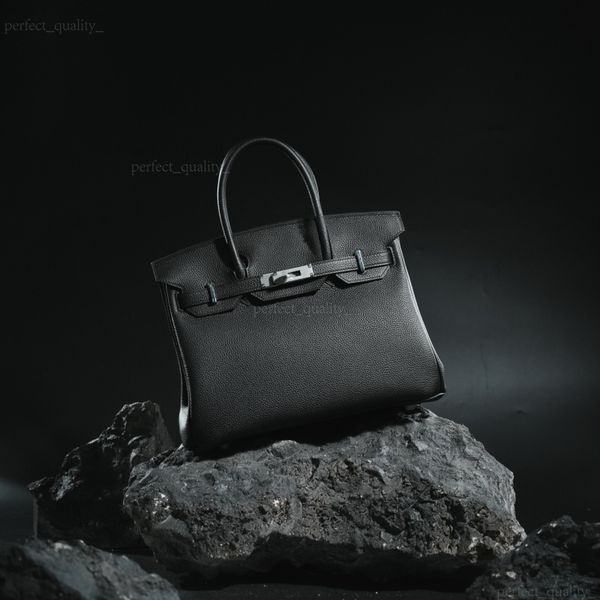 The designer of 99A has endowed this hand-held, shoulder-slinging crossbody bag with unparalleled high-end charm through the use of genuine leather., One
The designer of 99A has endowed this hand-held, shoulder-slinging crossbody bag with unparalleled high-end charm through the use of genuine leather., One