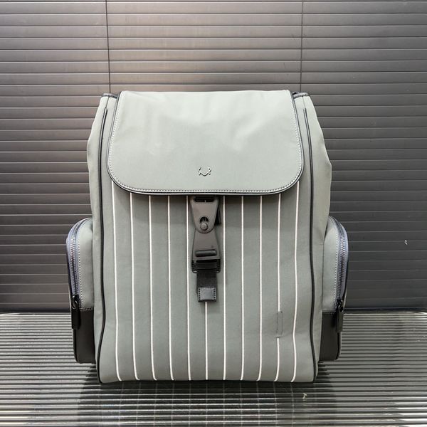 Men Women Designer Leisure sports canvas flip backpack hiking bag high-end feeling classic and versatile, R2
Men Women Designer Leisure sports canvas flip backpack hiking bag high-end feeling classic and versatile, R2