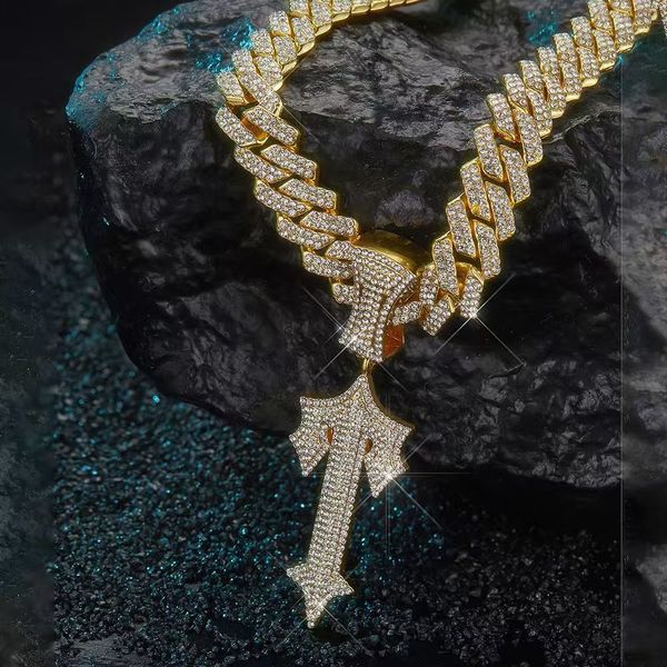Cross-shaped sword pendant with diamonds, Cuban chain, hip-hop niche jewelry, men's and women's necklace
Cross-shaped sword pendant with diamonds, Cuban chain, hip-hop niche jewelry, men's and women's necklace