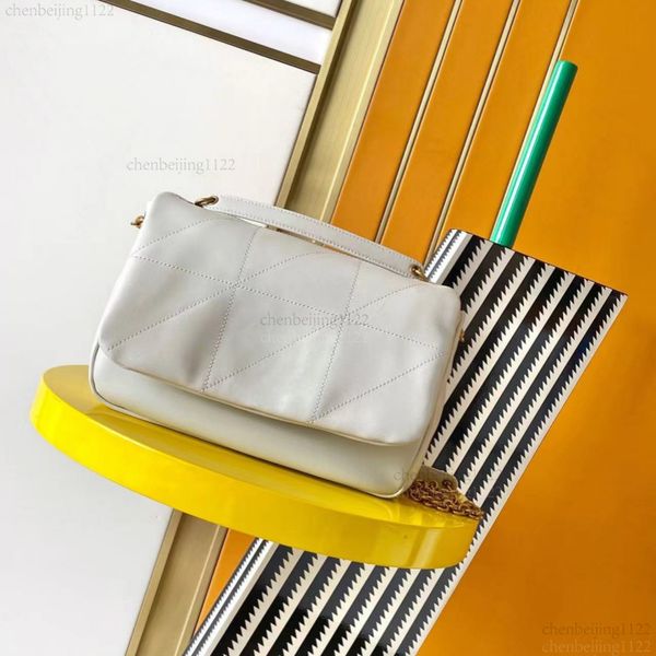 99A This handbag with a shoulder strap is specially designed by a top designer. The combination of exquisite hardware and genuine leather gives it a unique charm., One
99A This handbag with a shoulder strap is specially designed by a top designer. The combination of exquisite hardware and genuine leather gives it a unique charm., One