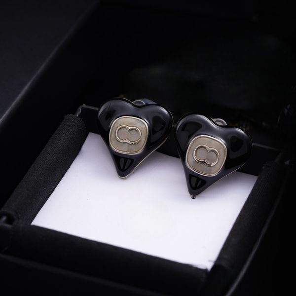 Stud Brand Luxury Lovely Hollow Round Designer Earrings for Women Shine Diamond Aretes Tendency Numbers Letters Design Earring Earings Ear Rings Jewelry Woman
Stud Brand Luxury Lovely Hollow Round Designer Earrings for Women Shine Diamond Aretes Tendency Numbers Letters Design Earring Earings Ear Rings Jewelry Woman