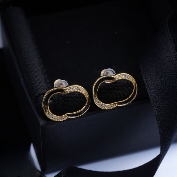 Never Fading Round Designer Ear Stud Earrings Pearl Real Gold Brass Copper Stamp Letter Earring Fashion Womens Elegance Wedding Party Jewelry Accessories 1
Never Fading Round Designer Ear Stud Earrings Pearl Real Gold Brass Copper Stamp Letter Earring Fashion Womens Elegance Wedding Party Jewelry Accessories 1