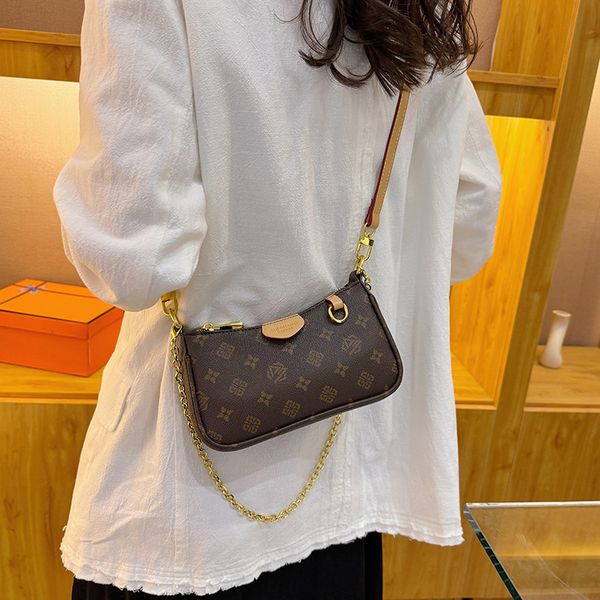 Free shipping single shoulder crossbody texture hand armpit new mahjong bag temperament fashion color contrast, Split
Free shipping single shoulder crossbody texture hand armpit new mahjong bag temperament fashion color contrast, Split