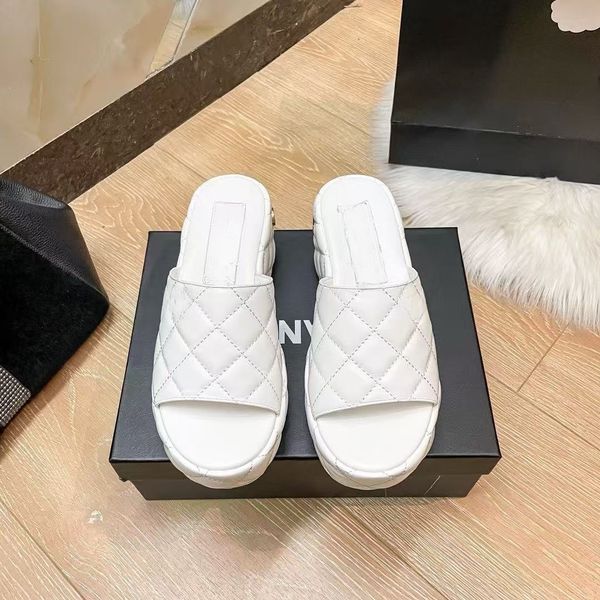 Luxury 2025 CHA Designers' Slip-On Platform High Heels for Women Comfortable Waterproof Soles & Chic Style CHA thick bottom sponge cake anti slip large size, A6
Luxury 2025 CHA Designers' Slip-On Platform High Heels for Women Comfortable Waterproof Soles & Chic Style CHA thick bottom sponge cake anti slip large size, A6